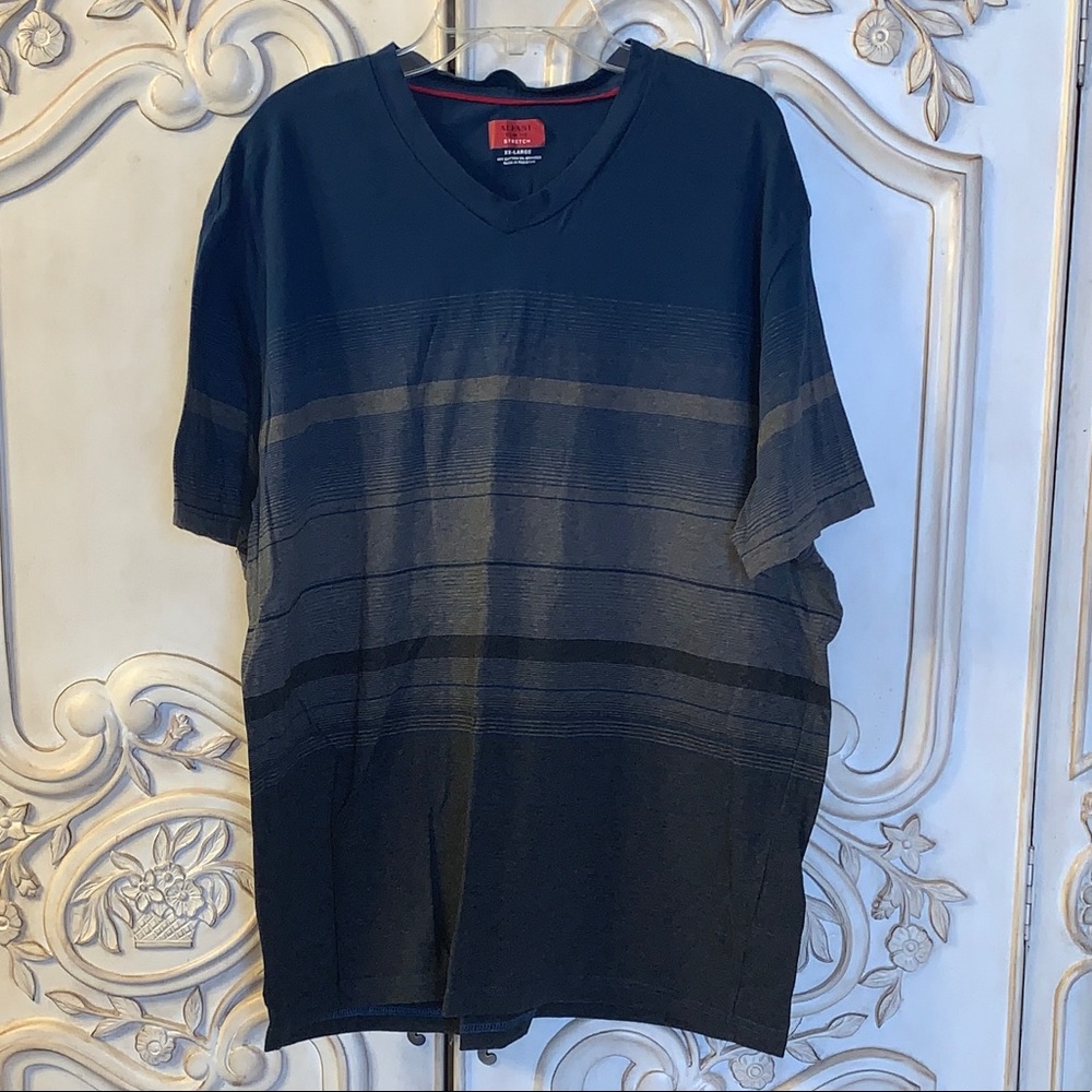 Alfani Slim Fit Stretch V-neck tshirt. XXL.